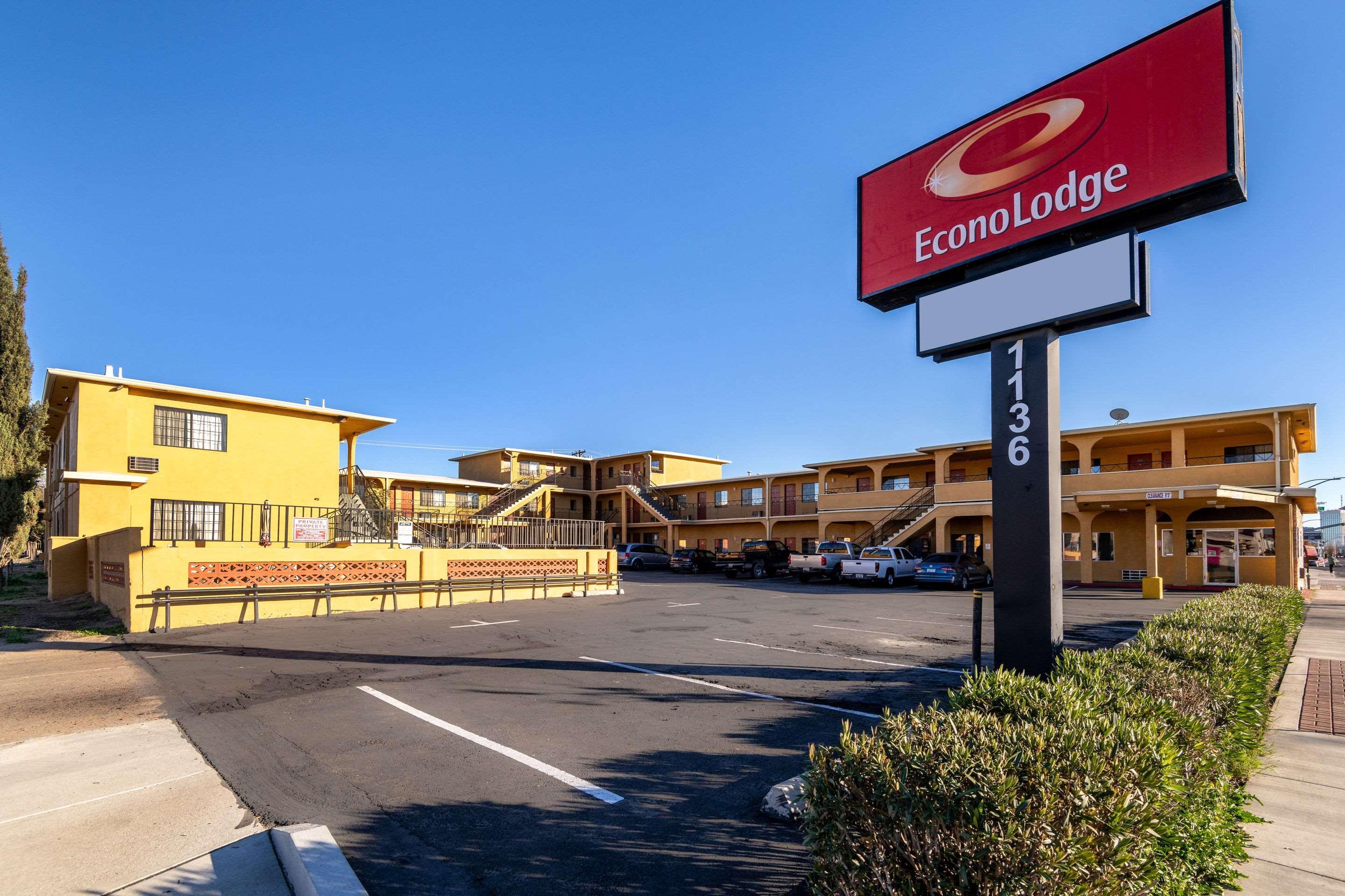 Econo Lodge University Тусон Екстериор снимка