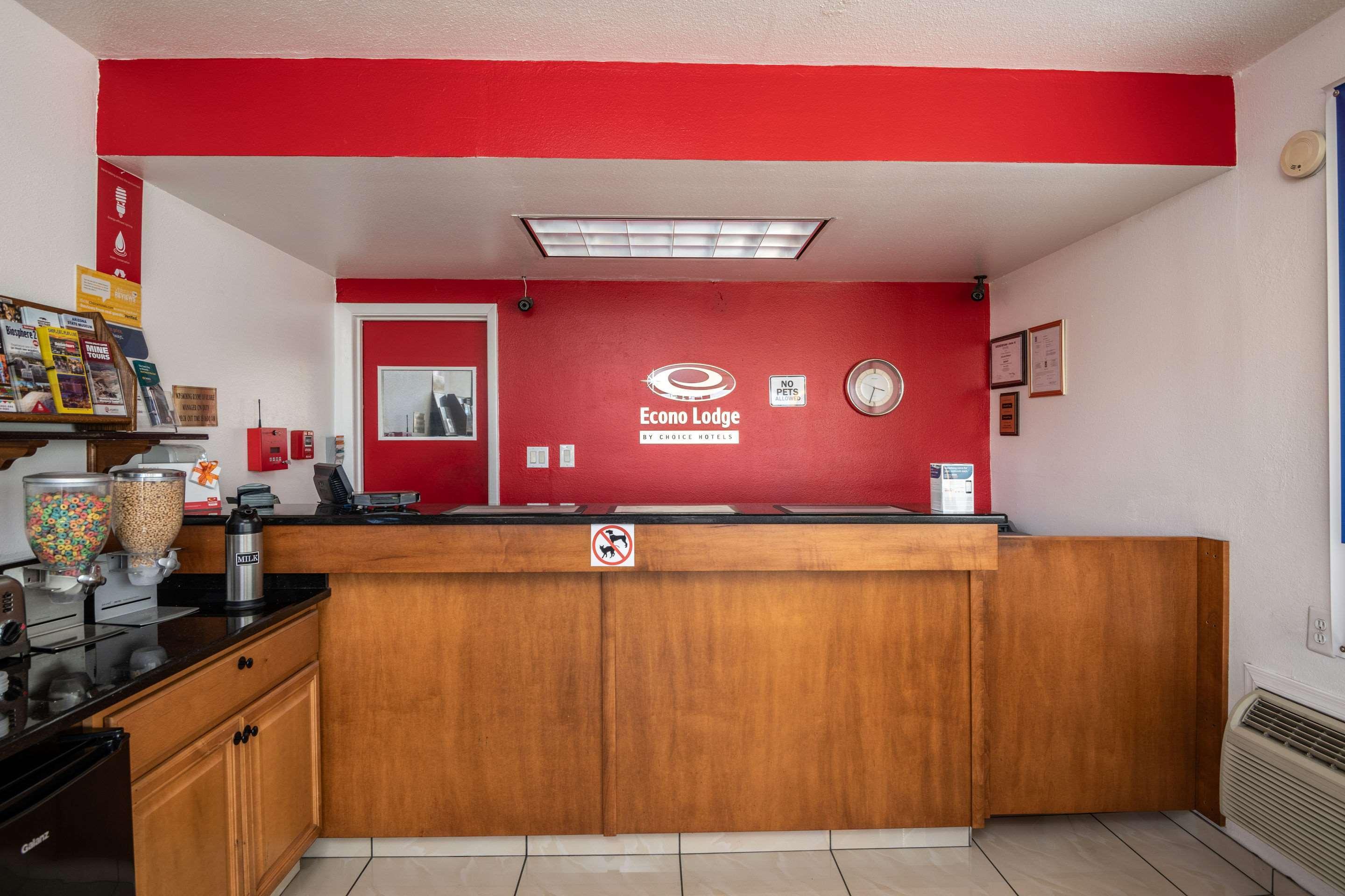 Econo Lodge University Тусон Екстериор снимка
