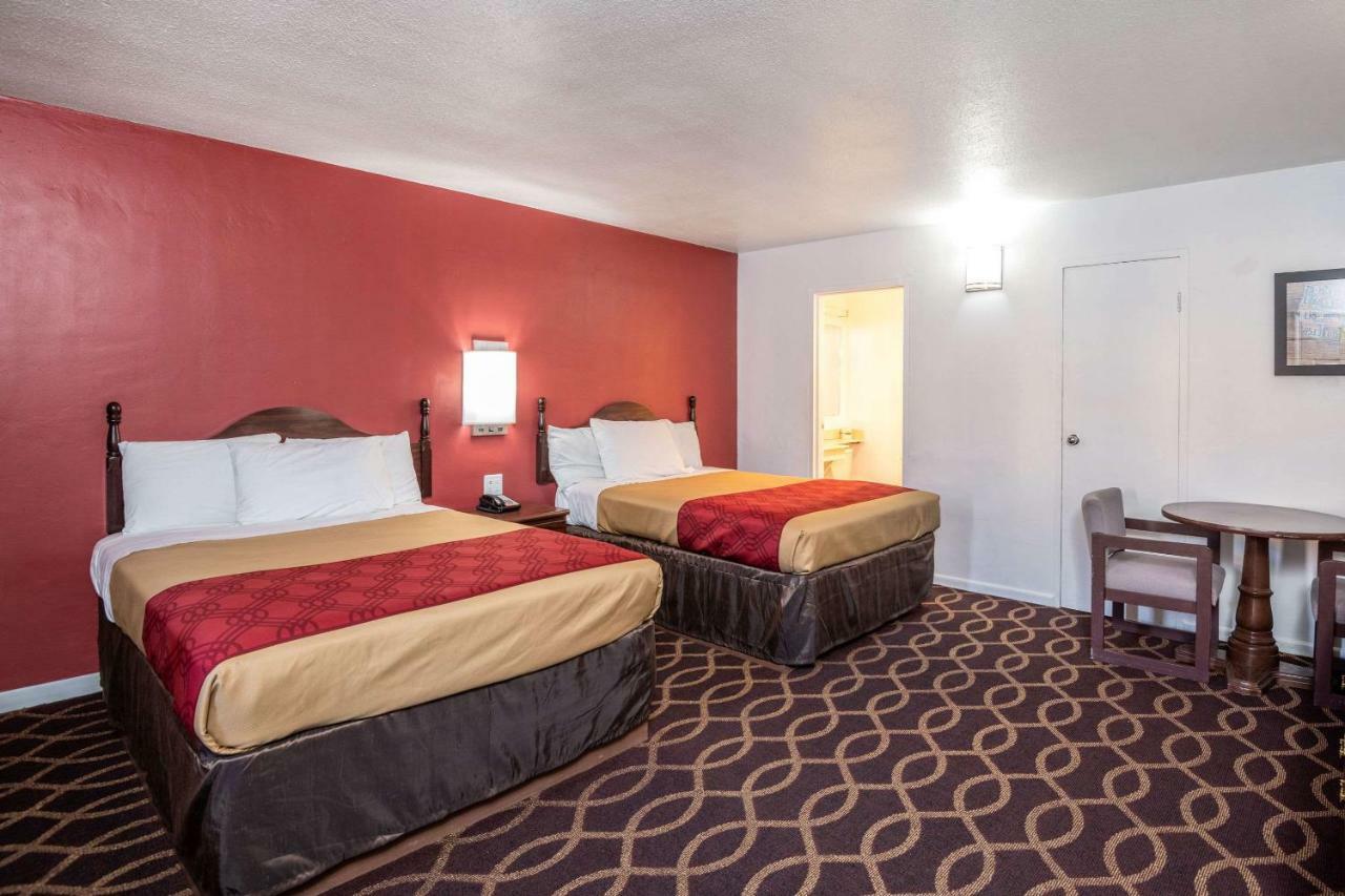 Econo Lodge University Тусон Екстериор снимка
