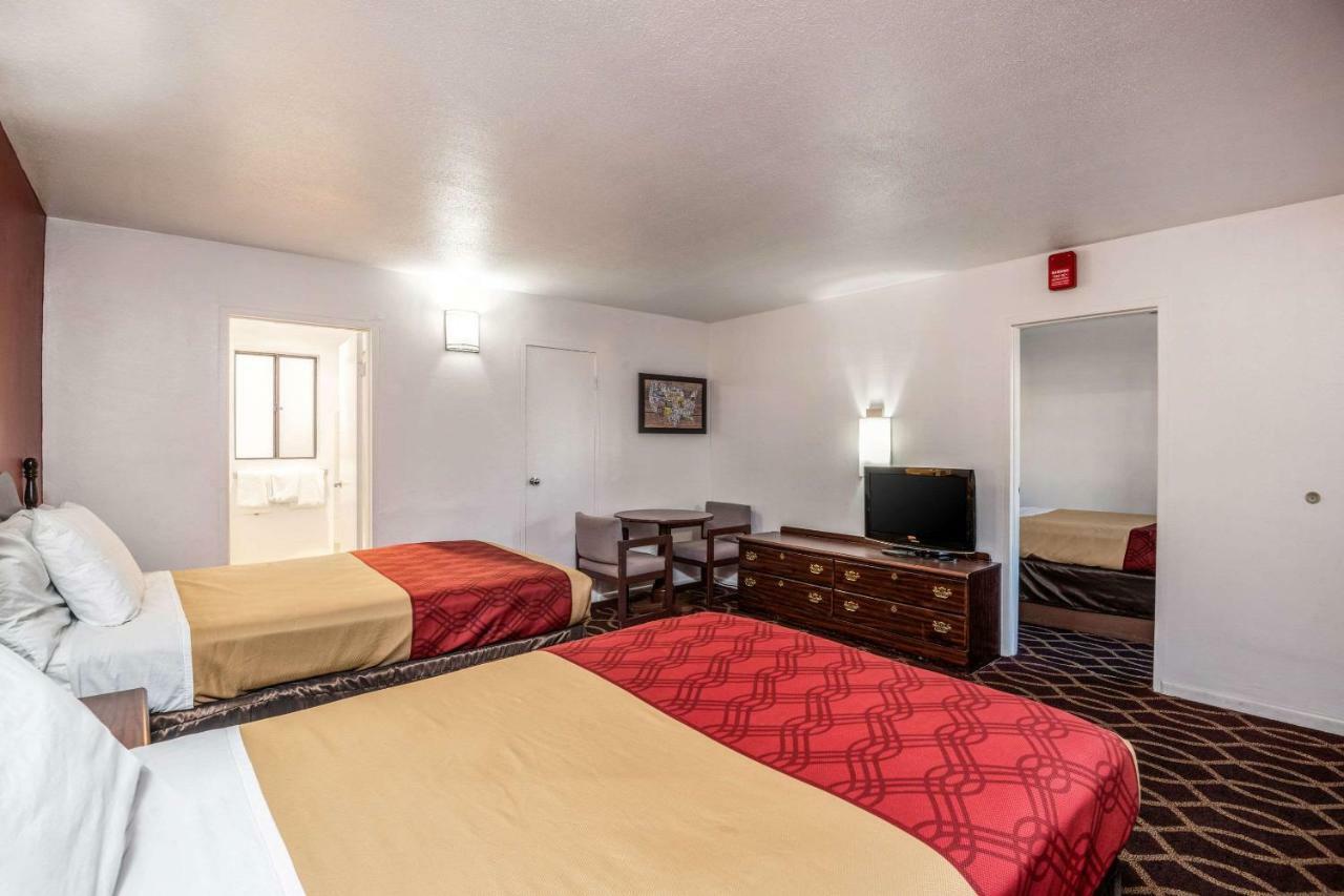 Econo Lodge University Тусон Екстериор снимка